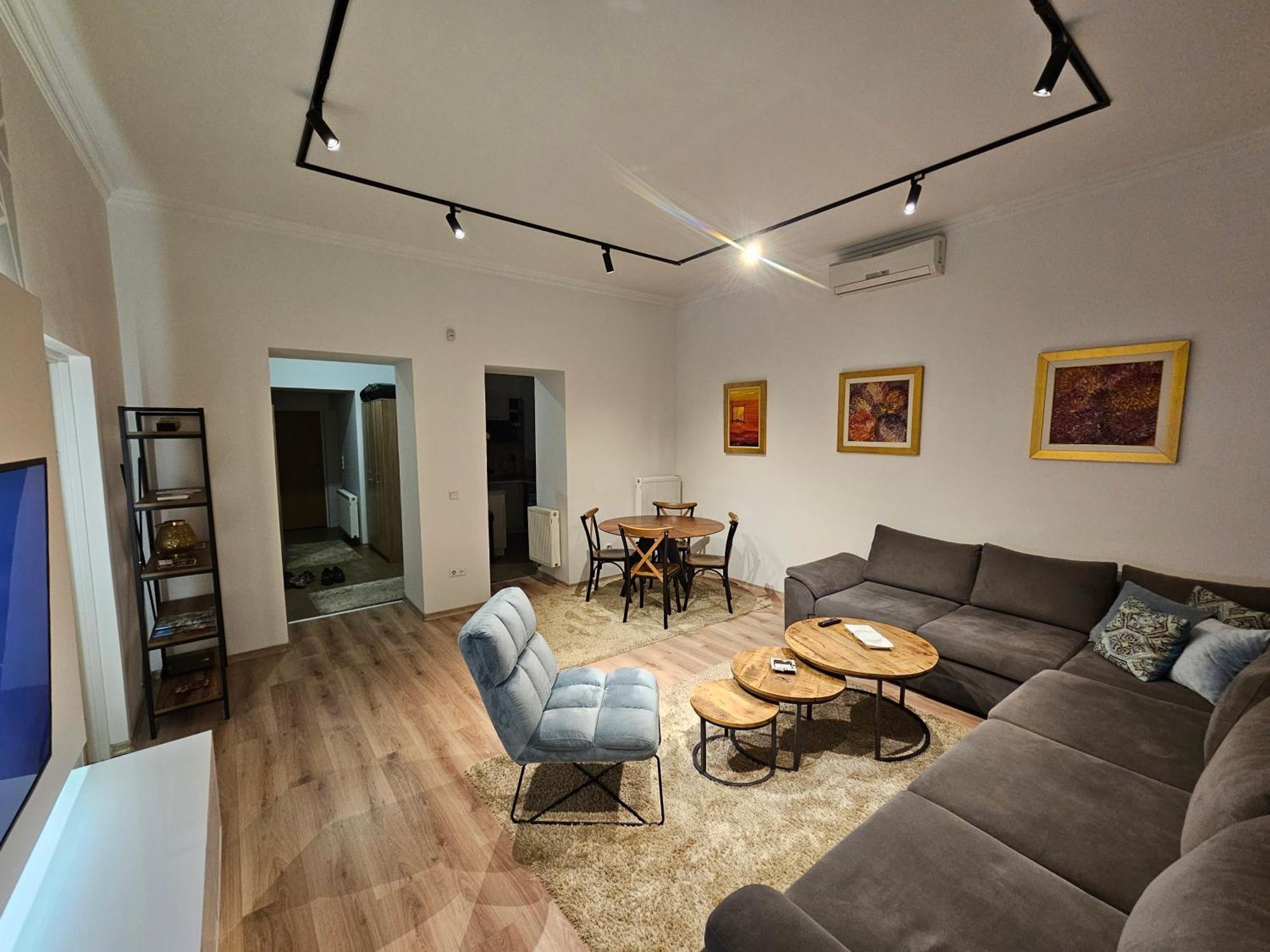 Apartment Deluxe *